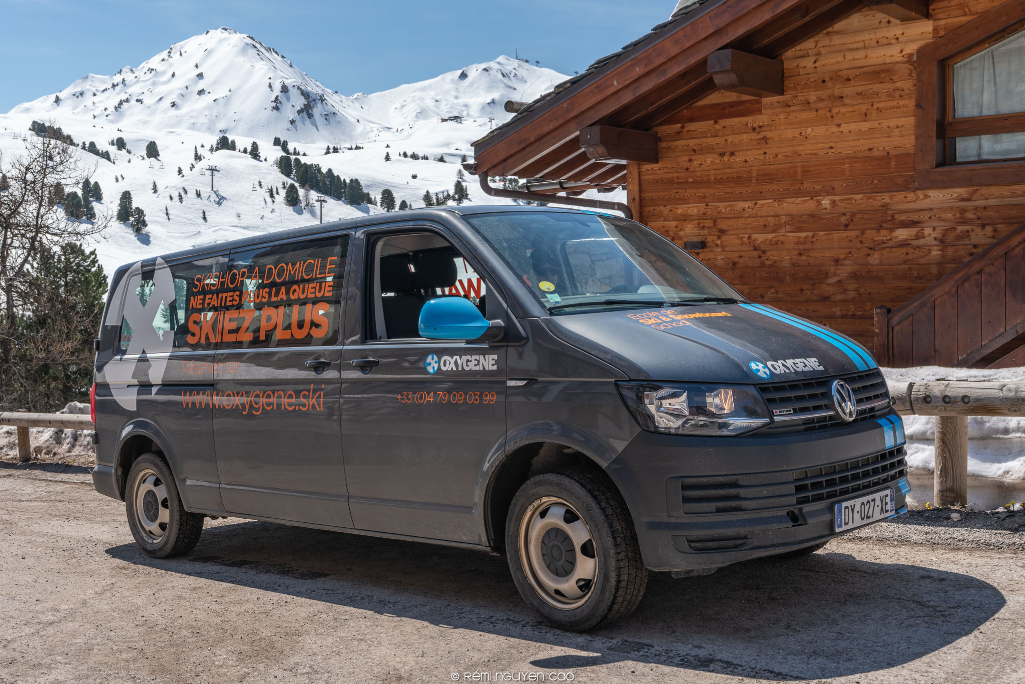 oxygene ski van delivery clothing hire service